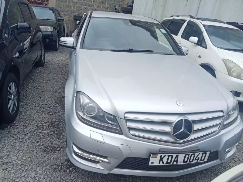 Mercedes-Benz C 200   - 2013