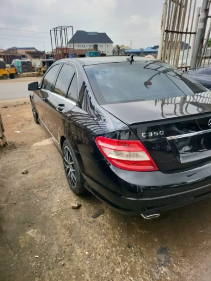 Mercedes-Benz C 300   - 2011