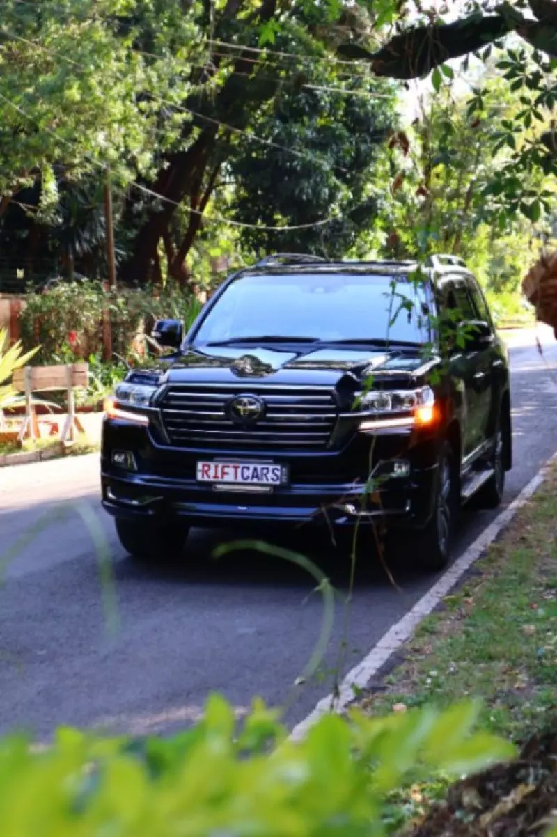 Toyota Landcruiser  V8   - 2020