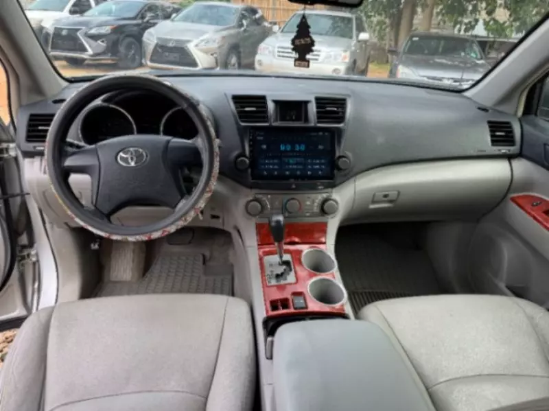 Toyota Highlander   - 2009