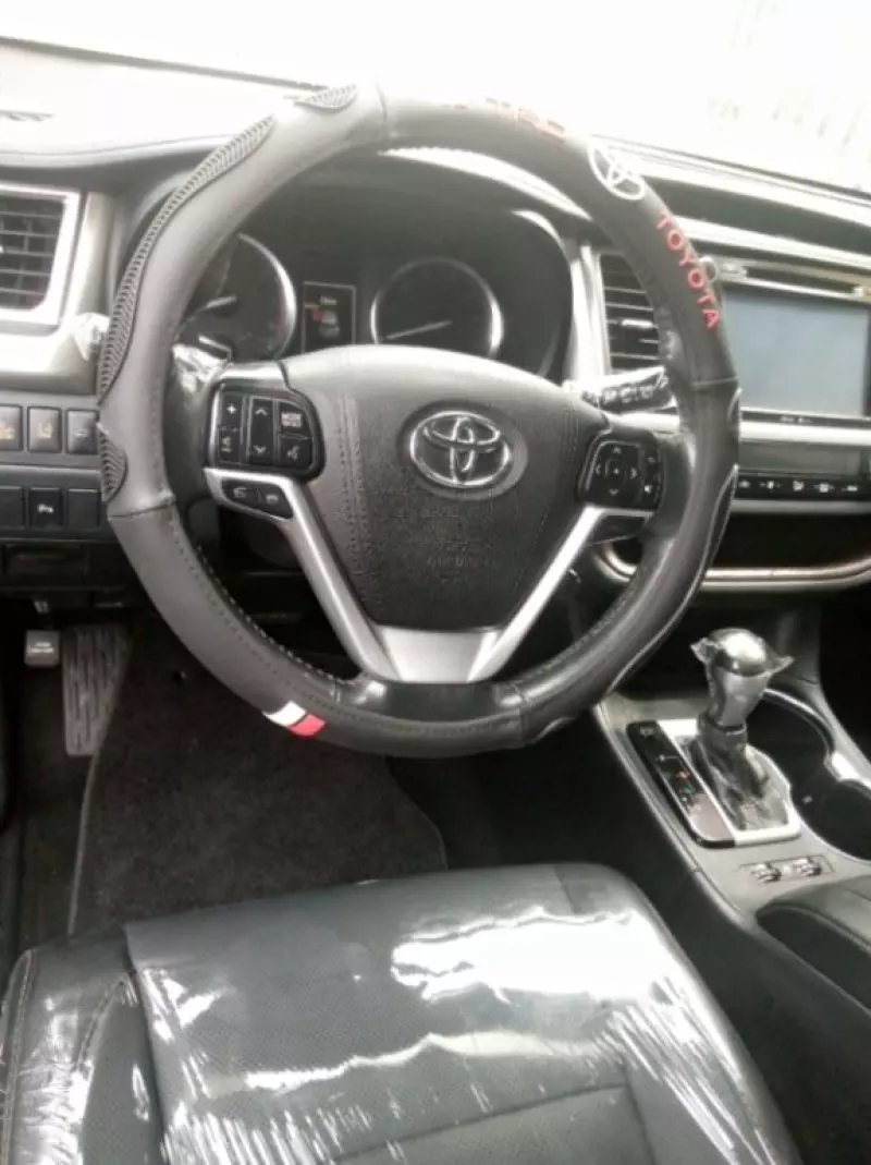 Toyota Highlander   - 2014
