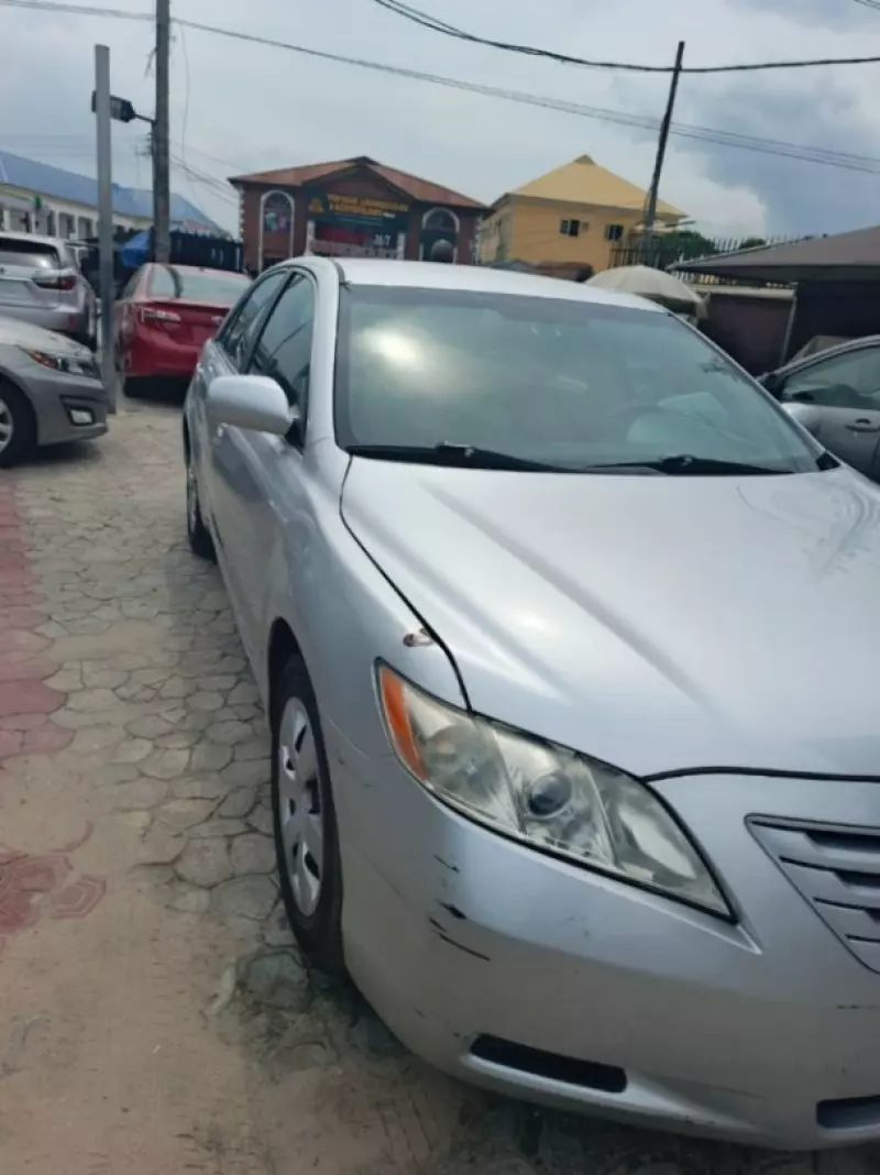 Toyota Camry   - 2008