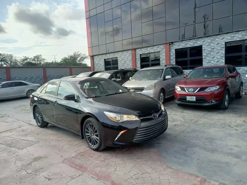 Toyota Camry   - 2017