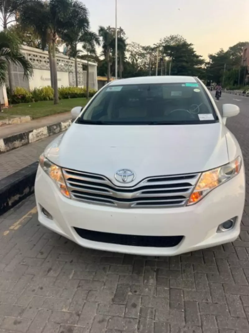 Toyota Venza   - 2012
