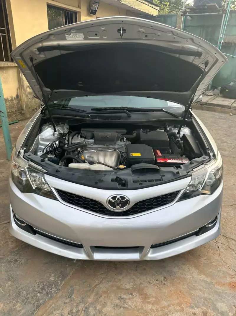 Toyota Camry   - 2012