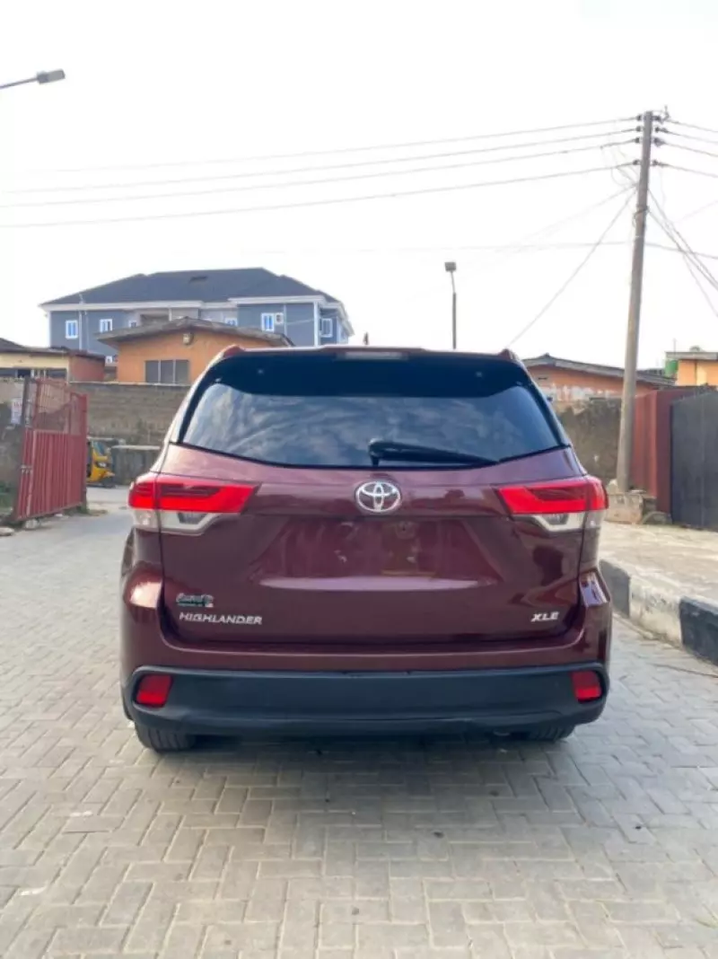 Toyota Highlander   - 2018