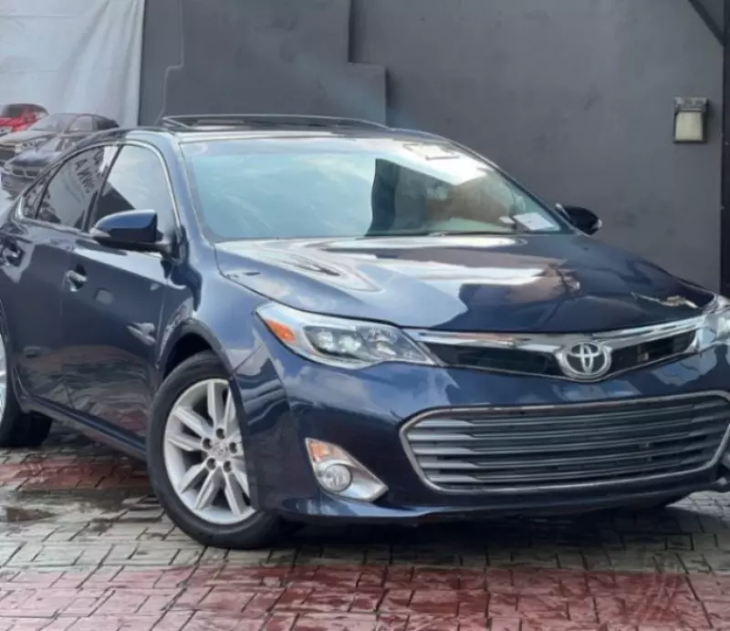 Toyota Avalon   - 2015