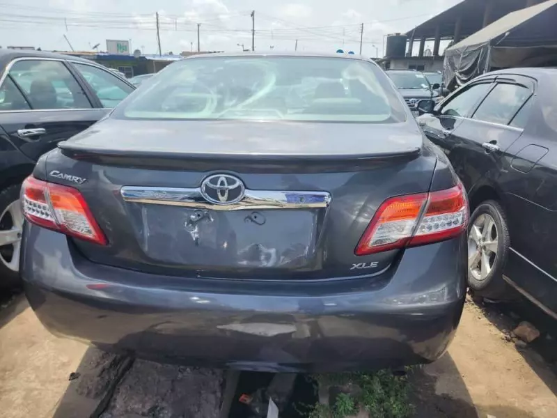 Toyota Camry   - 2009