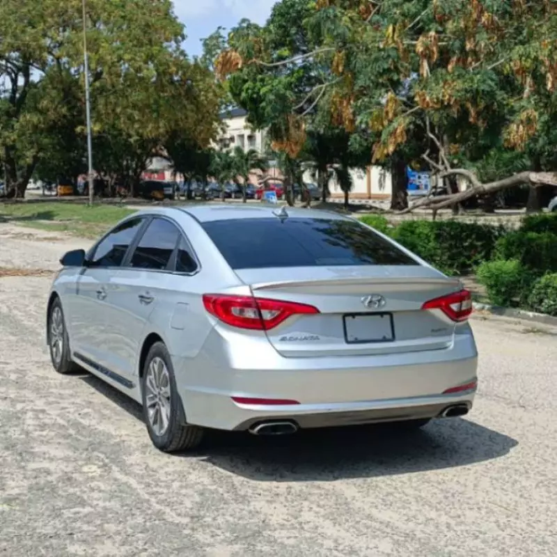 Hyundai Sonata   - 2015