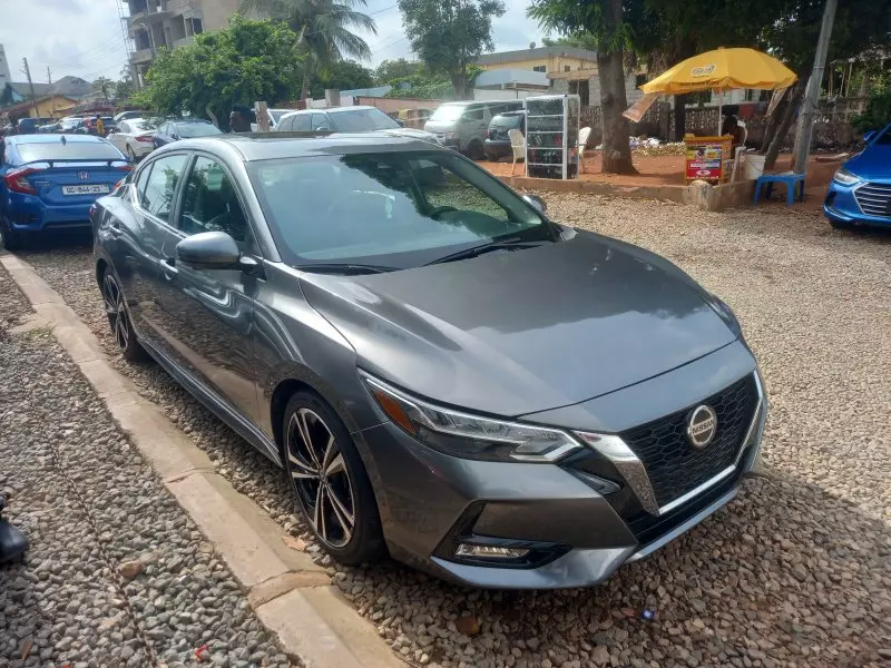 Nissan Sentra   - 2020