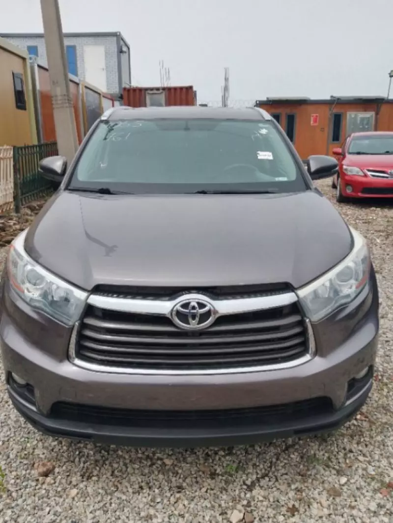 Toyota Highlander   - 2015