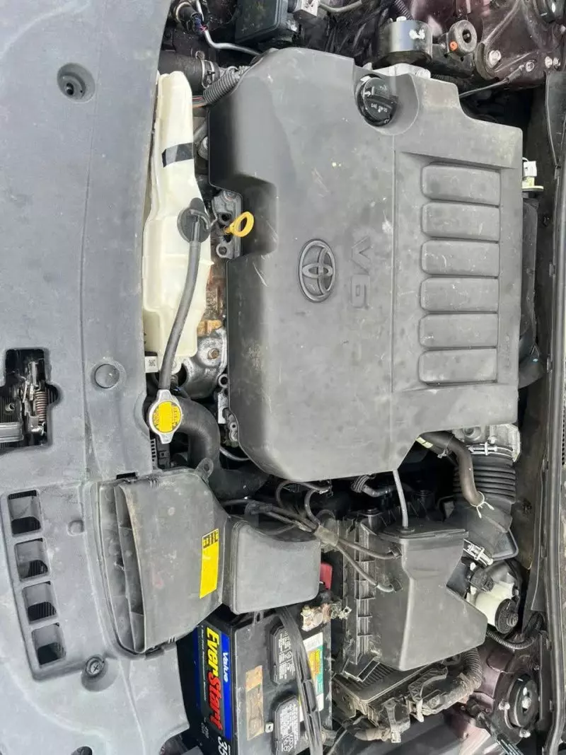 Toyota Avalon   - 2013