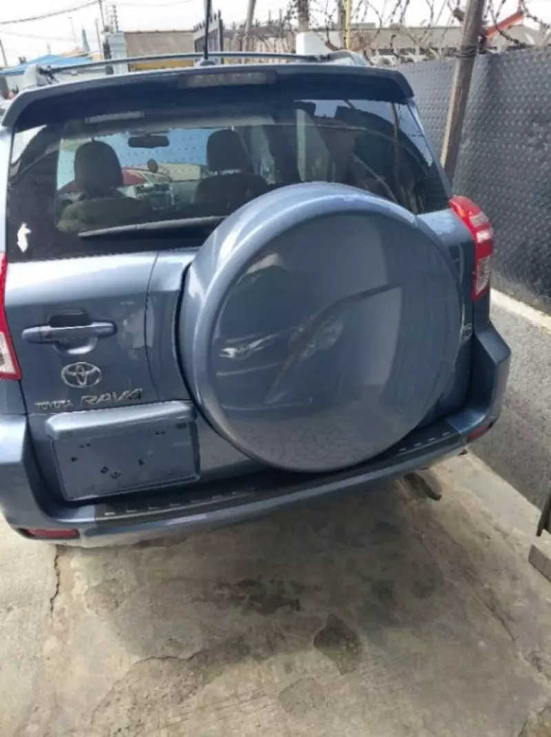 Toyota Rav4   - 2010