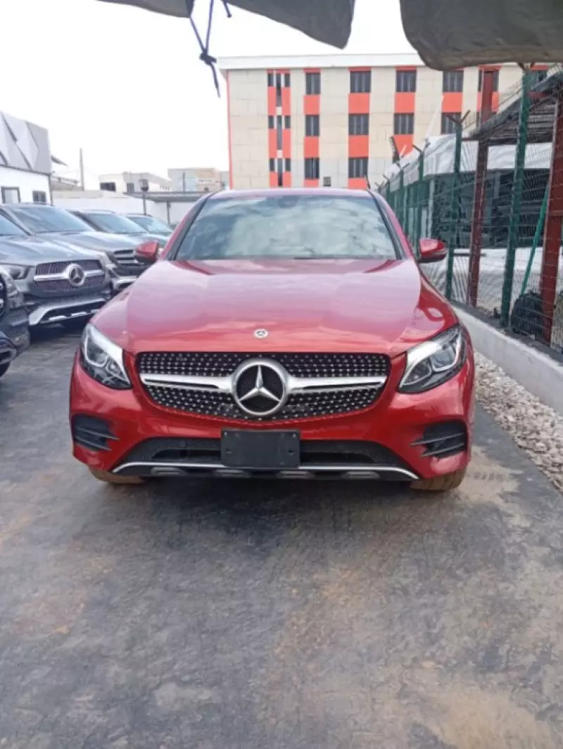 Mercedes-Benz GLC 300   - 2018