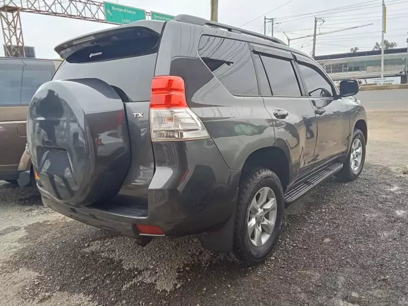 Toyota Landcruiser Prado   - 2012
