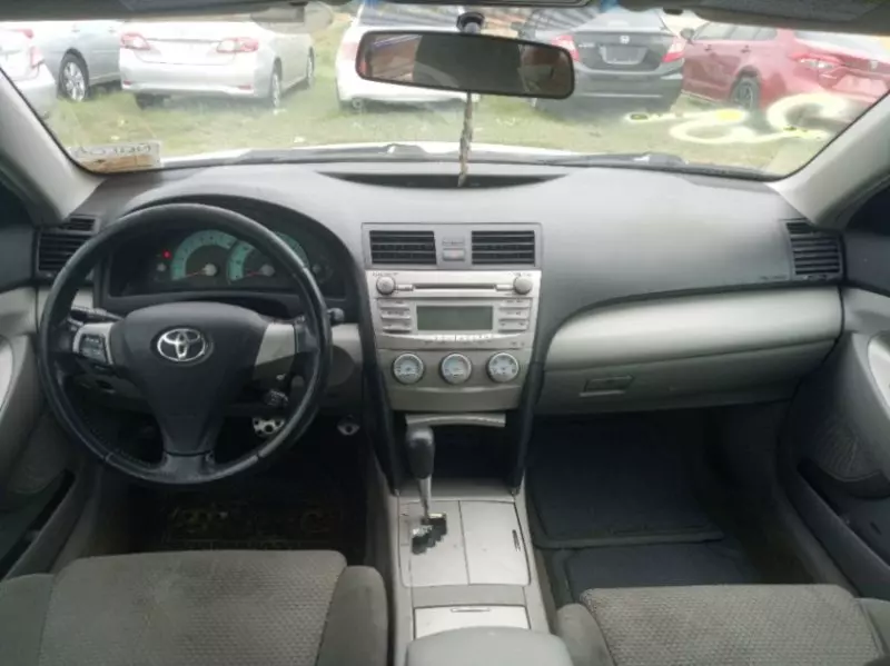 Toyota Camry   - 2011