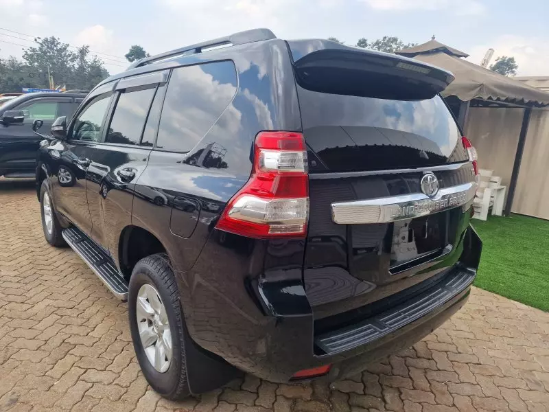 Toyota Land Cruiser Prado   - 2017