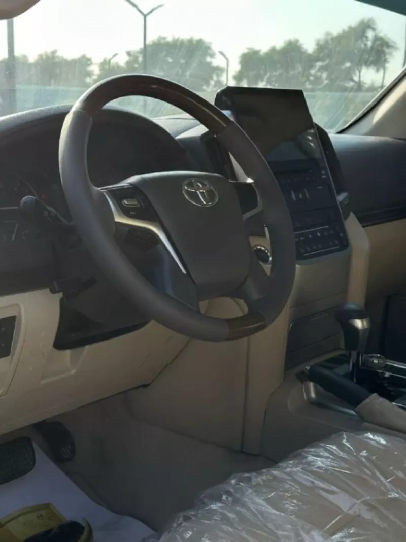 Toyota Land Cruiser   - 2019