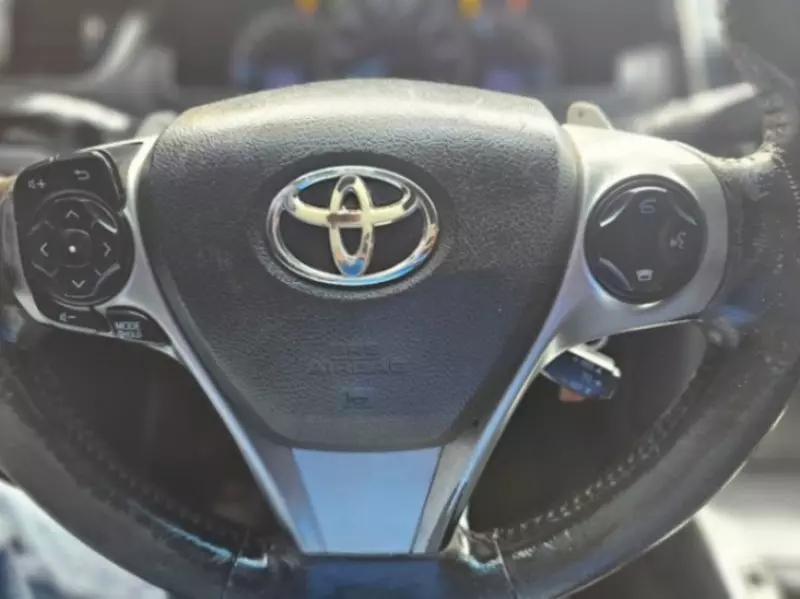 Toyota camry   - 2014