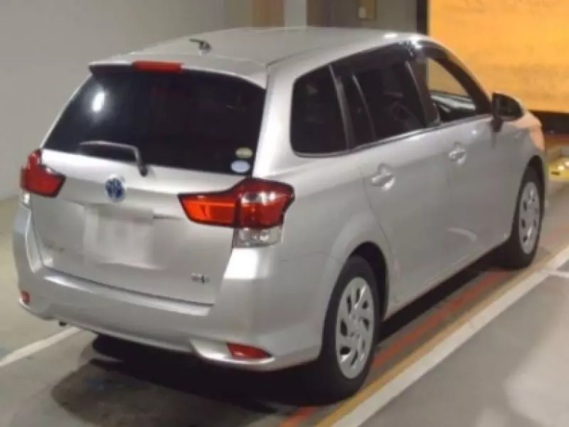 Toyota Fielder hybrid    - 2018