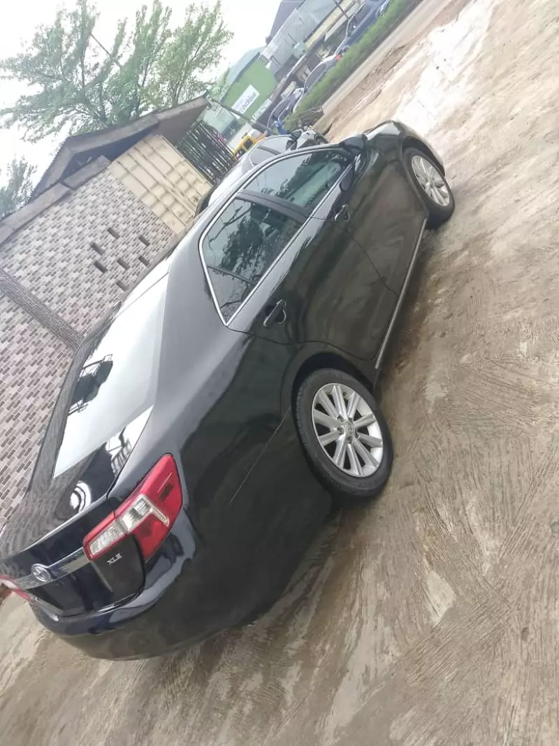 Toyota Camry   - 2013