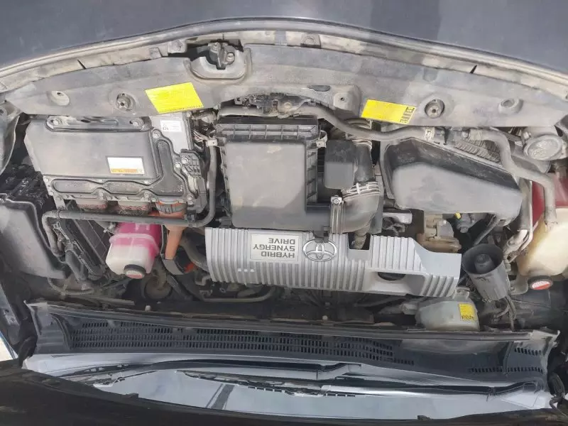 Toyota Prius   - 2014