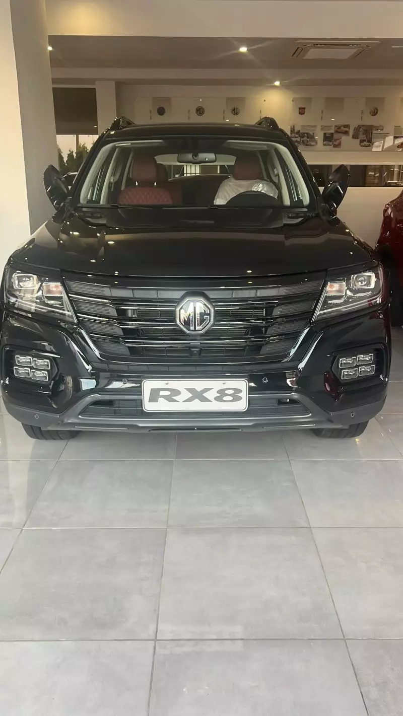 MG MG RX8	SUV 4X4 -7 places- 2,0L Turbo - version luxe