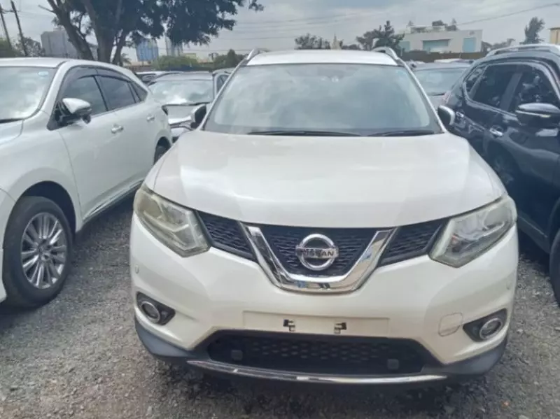 Nissan X- trail   - 2016