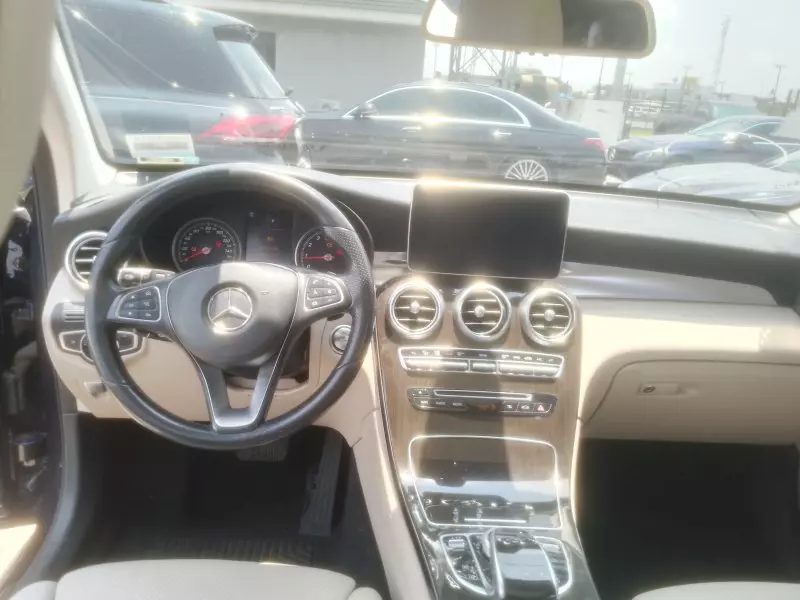 Mercedes-Benz GLC 300   - 2016