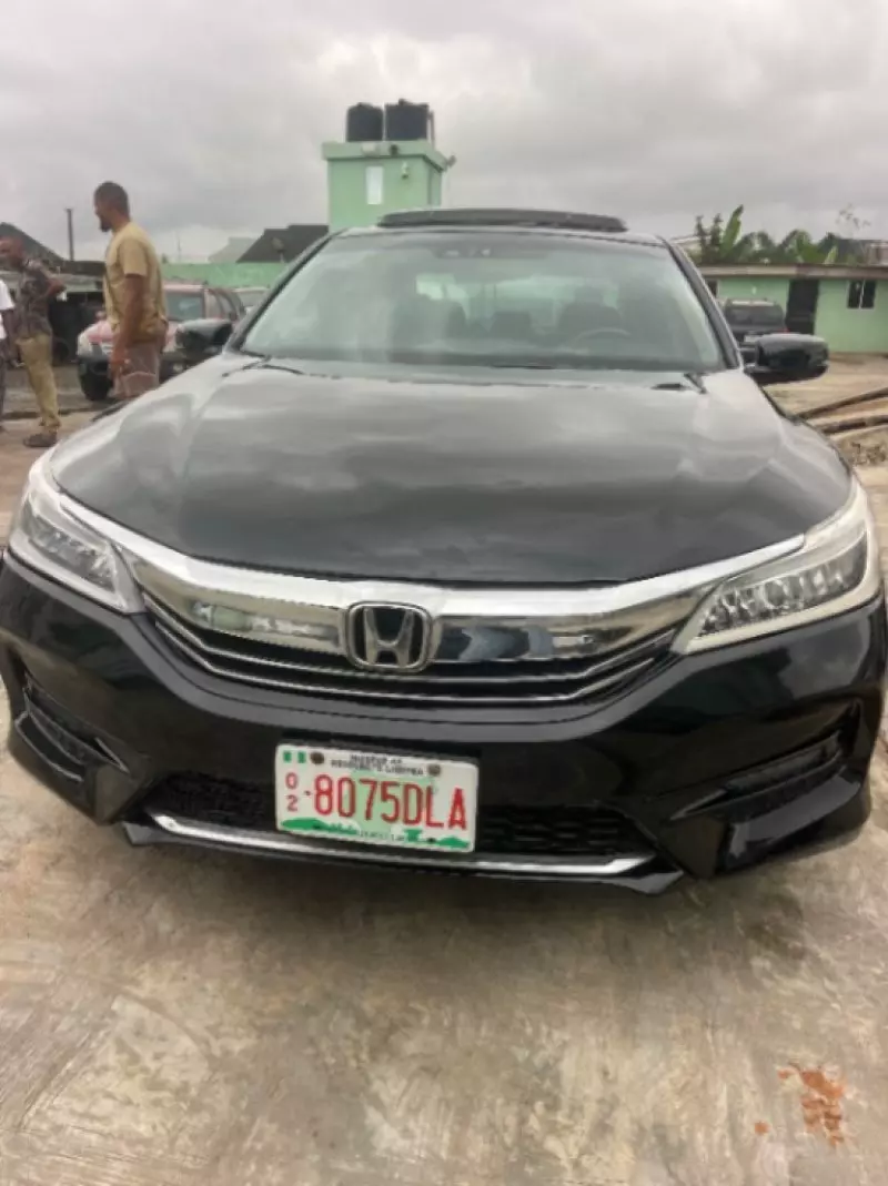 Honda Accord   - 2017