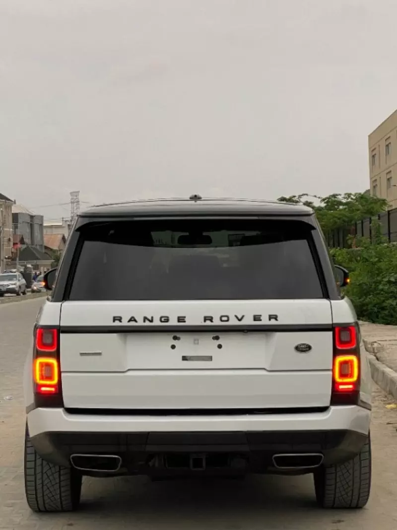Land Rover Range Rover Vogue   - 2015