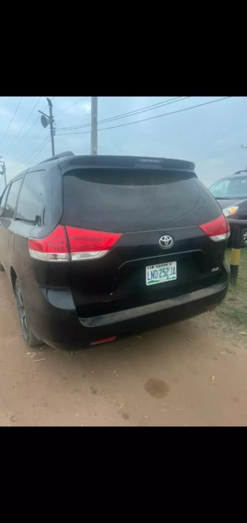Toyota Sienna   - 2011
