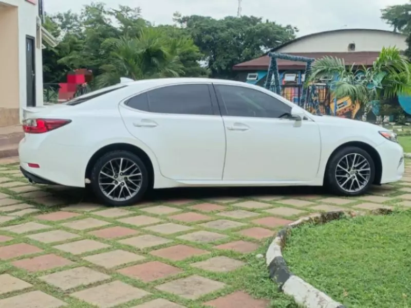 Lexus ES 350   - 2017