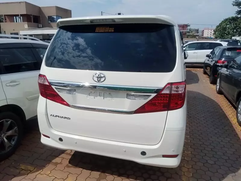 Toyota Alphard   - 2012