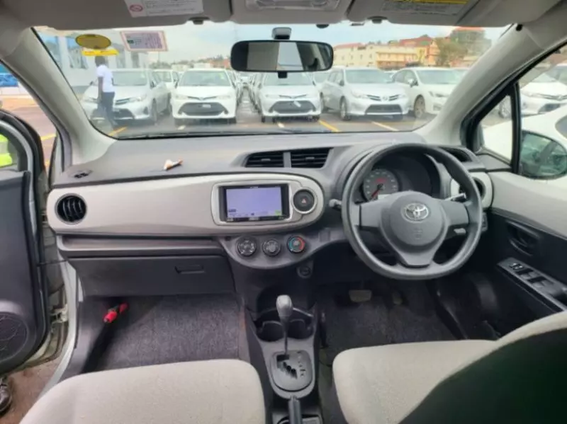 Toyota Vitz   - 2011