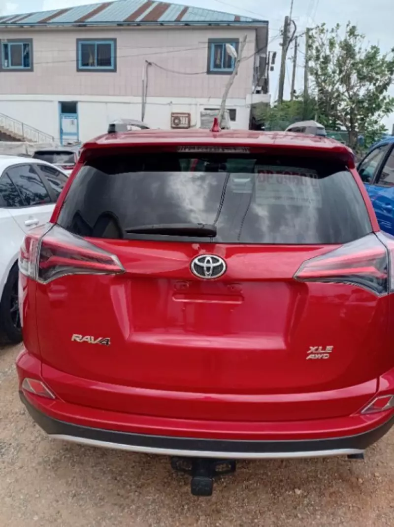 Toyota RAV4   - 2016