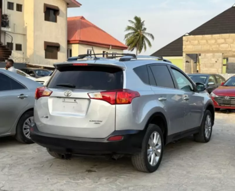 Toyota RAV4   - 2013