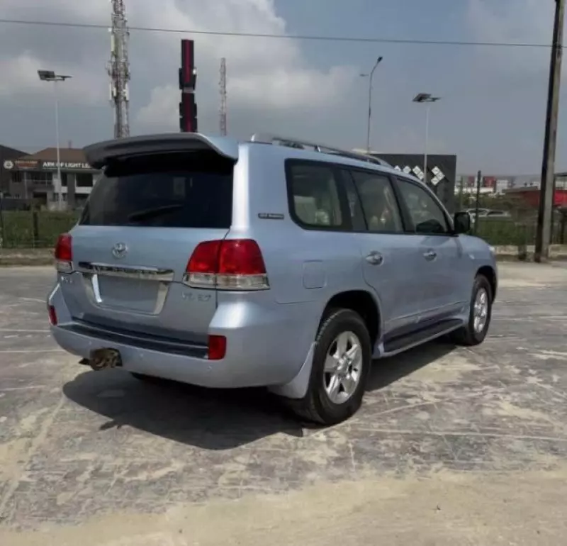 Toyota  Land Cruiser VXR V8   - 2010