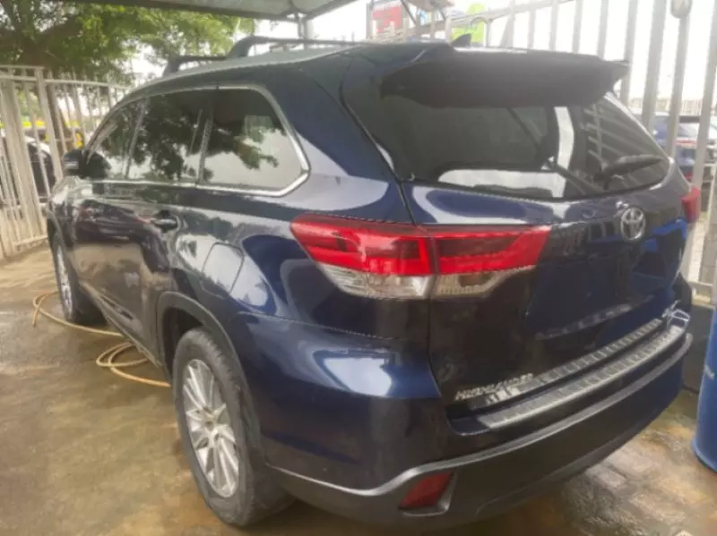 Toyota Highlander   - 2018