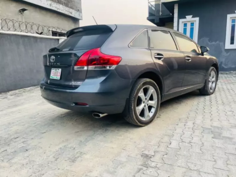 Toyota Venza   - 2015