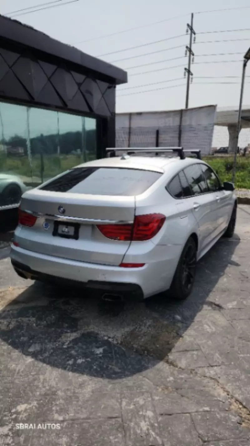 BMW 530 Gran Turismo   - 2012