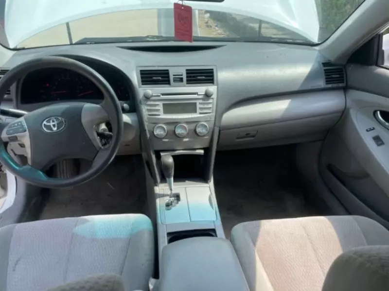 Toyota Camry   - 2010