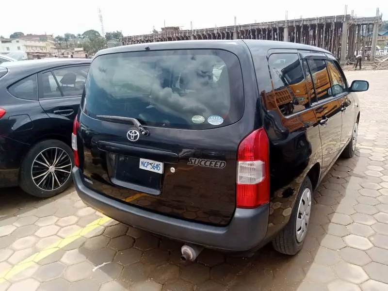 Toyota Probox    - 2015