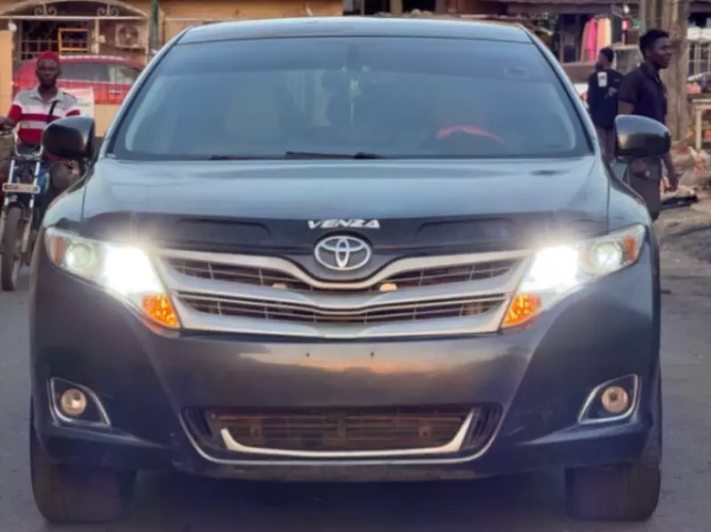Toyota Venza   - 2010