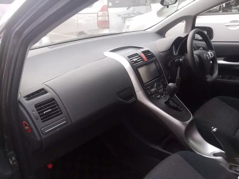 Toyota Auris   - 2010