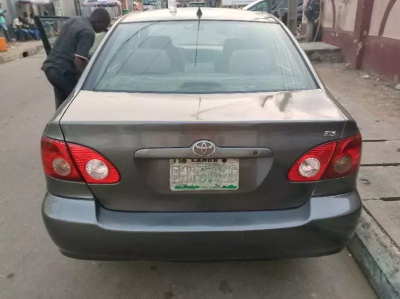 Toyota Corolla   - 2006