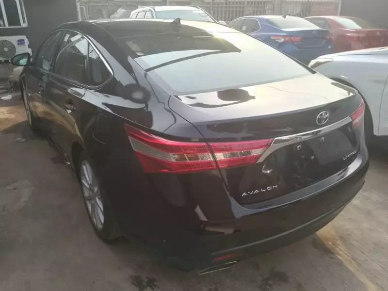 Toyota Avalon   - 2014