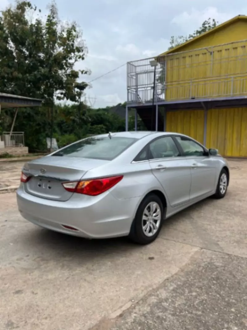 Hyundai SONATA 2,0L BVA GL   - 2011