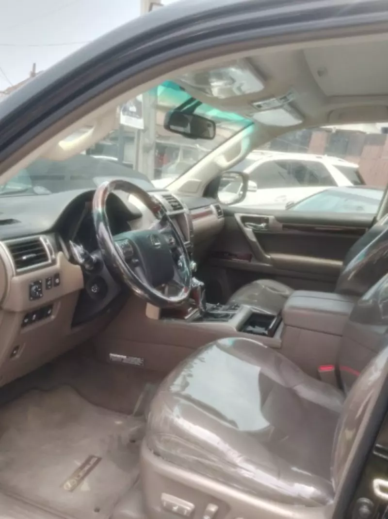 Lexus GX 460   - 2010