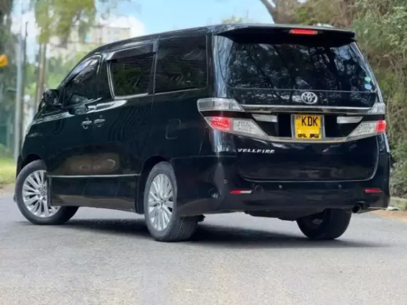 Toyota Vellfire    - 2014